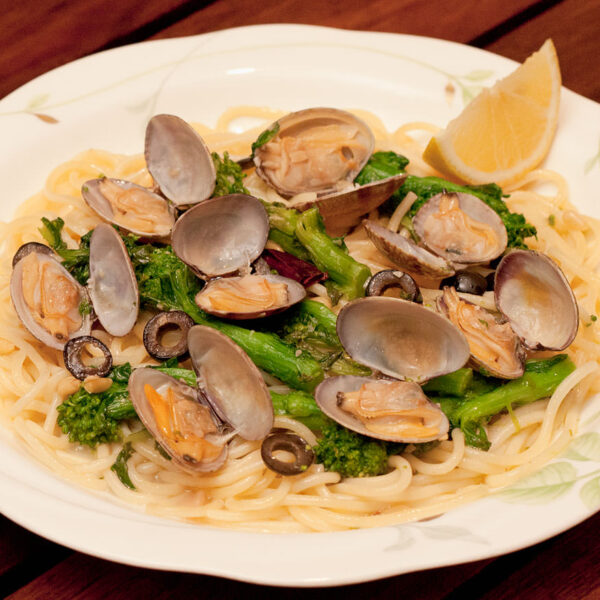 菜の花とあさりのスパゲティ（ワインソース）