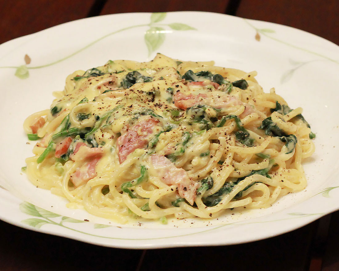 ほうれん草とベーコンのスパゲティ（エッグクリームソース）