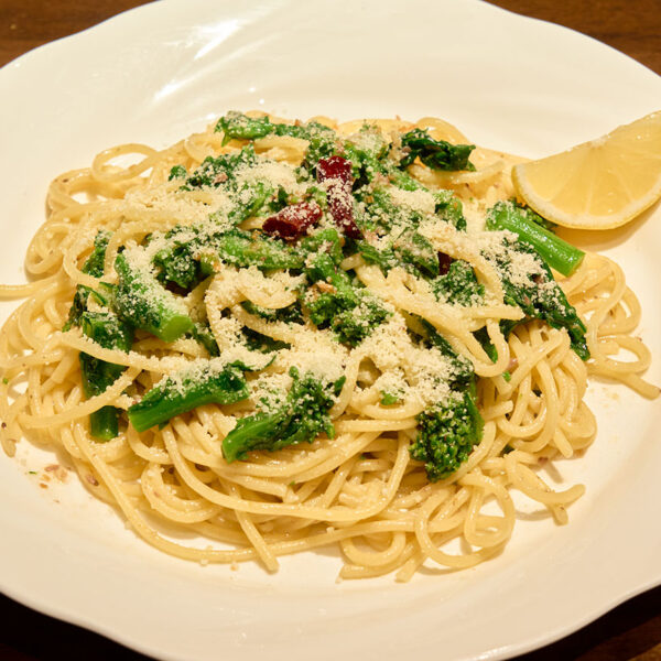 菜の花とアンチョビのスパゲィ（オイルベース）